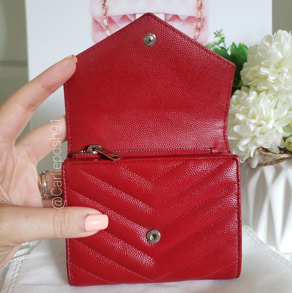 **SOLD** Authentic Pre-owned Yves Saint Laurent Grain De Poudre Compact Wallet - Picture 4 of 16